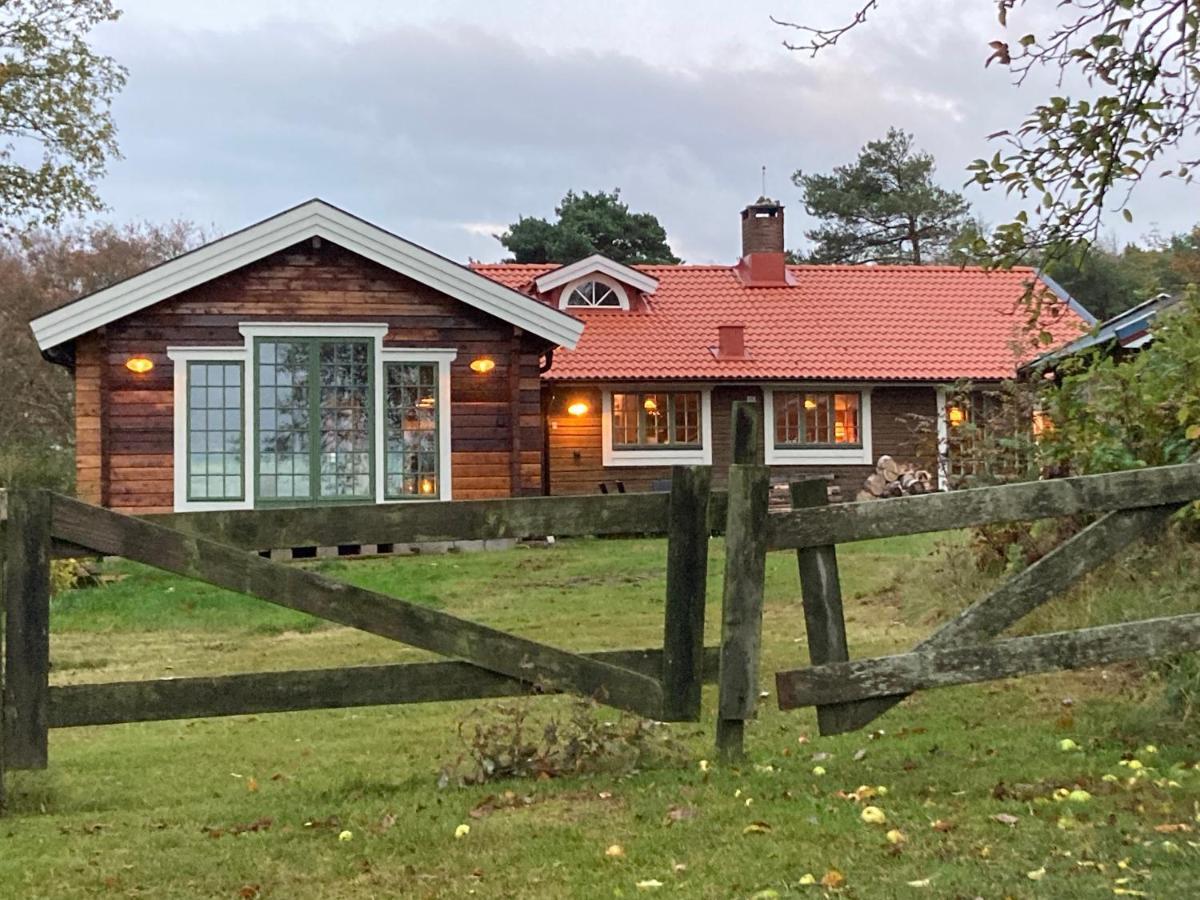 Sjoestugan Vallersvik Frillesås Екстериор снимка